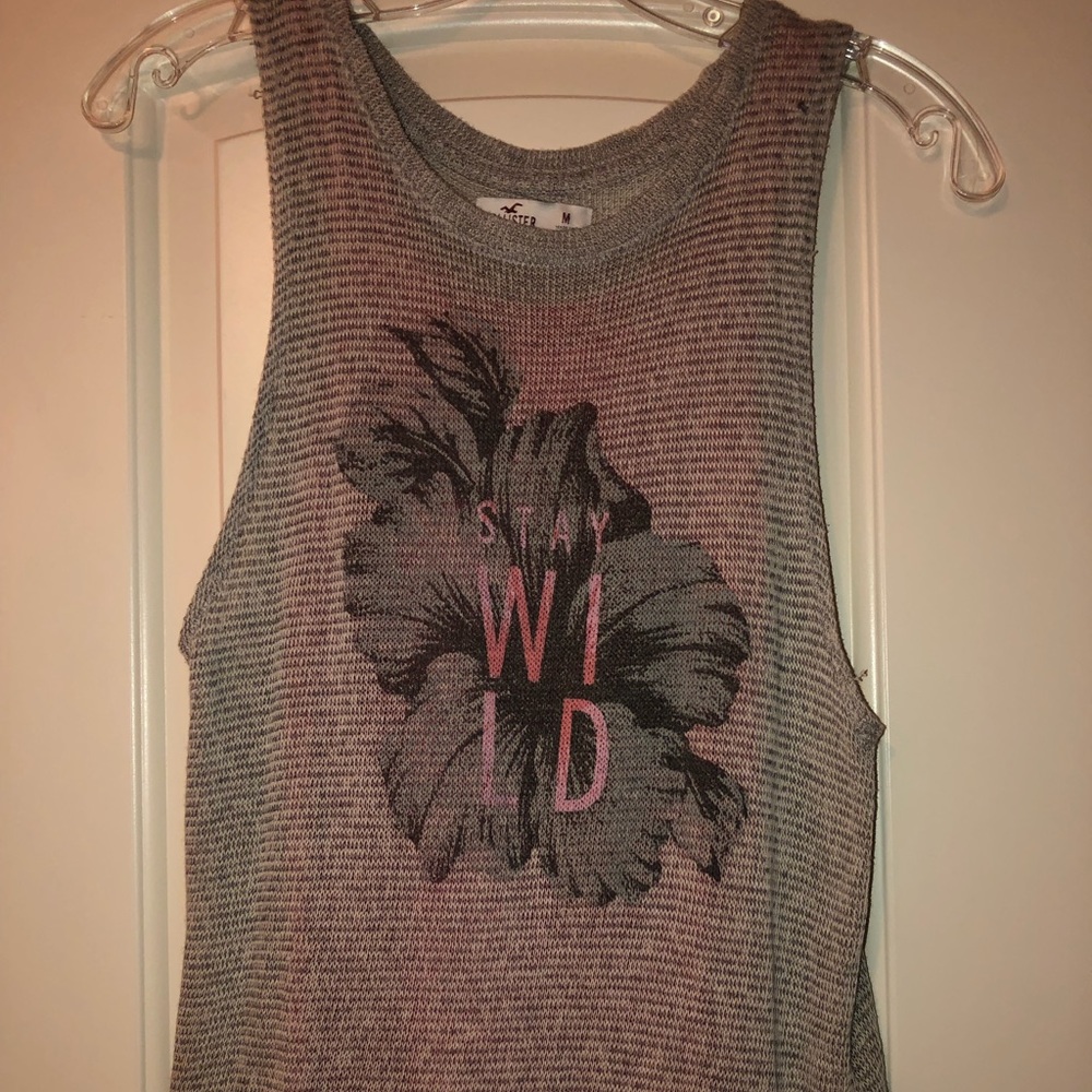 Hollister tank & Old Navy tami